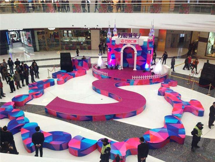 萬達(dá)廣場開業(yè)美陳-萬彩城堡