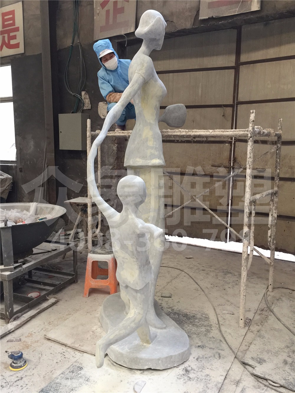 IMG_3077.JPG 抽象人像雕塑