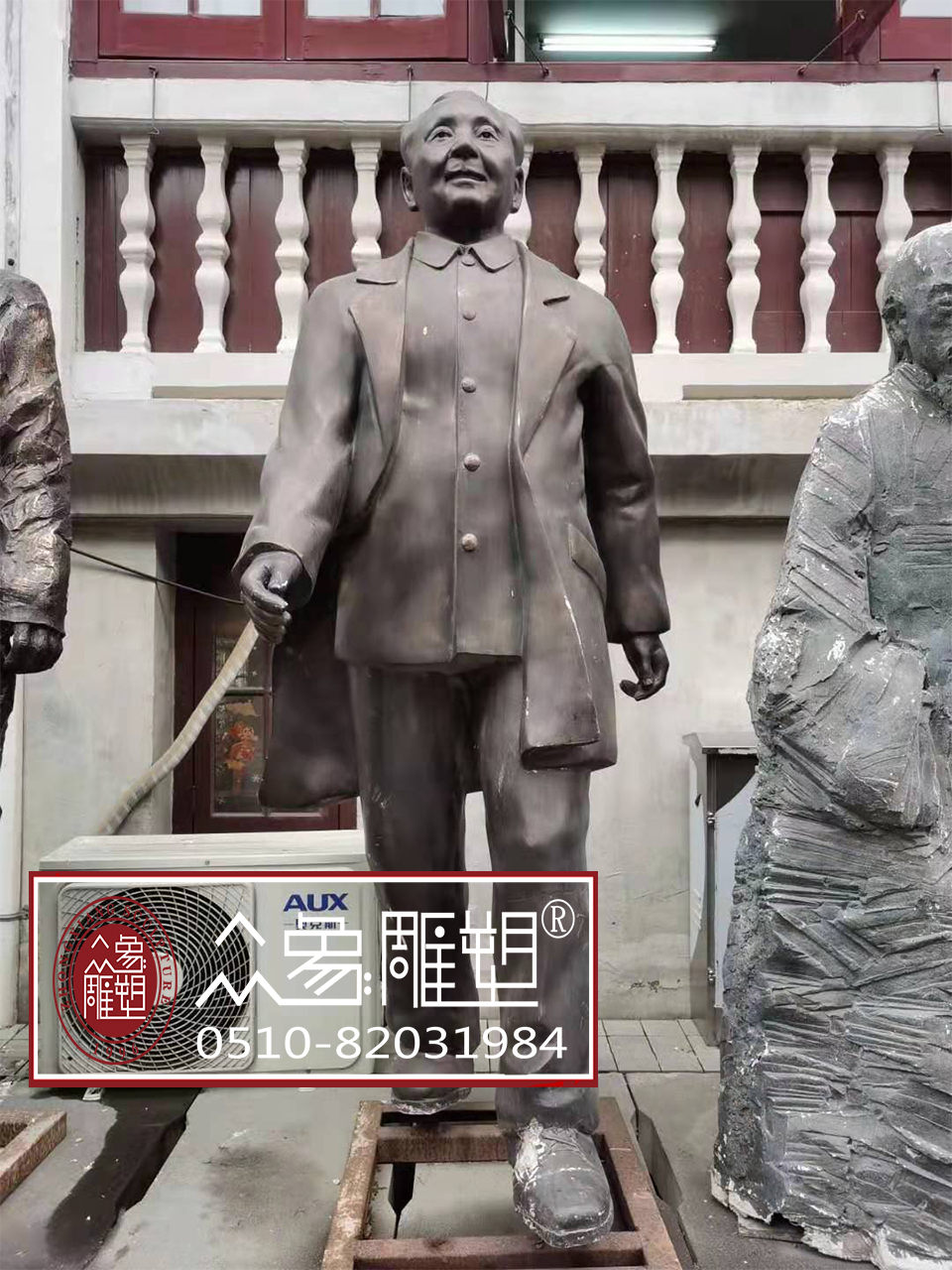 1623134128977775.jpg 玻璃鋼仿銅 人物雕塑1-1.jpg